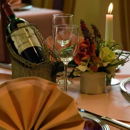 מלון Parkhotel 3*