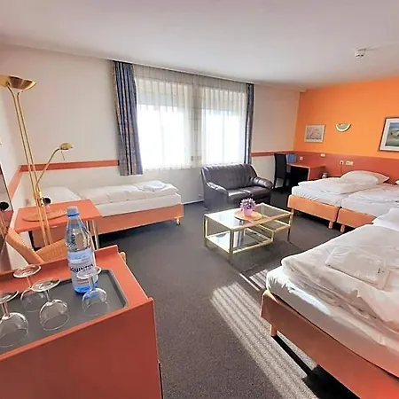 Parkhotel ホテル 3*